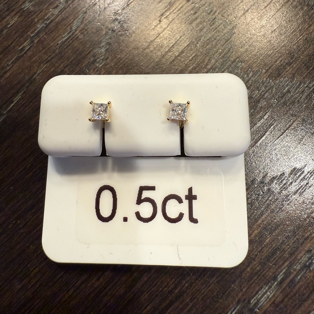 Square earrings Moisanite 0.5ct in gold tone